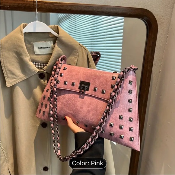 🆕 Classic Shoulder Bag Vintage Rivets - Turn-Lock Closure - Stylish Versatile - Picture 5 of 16